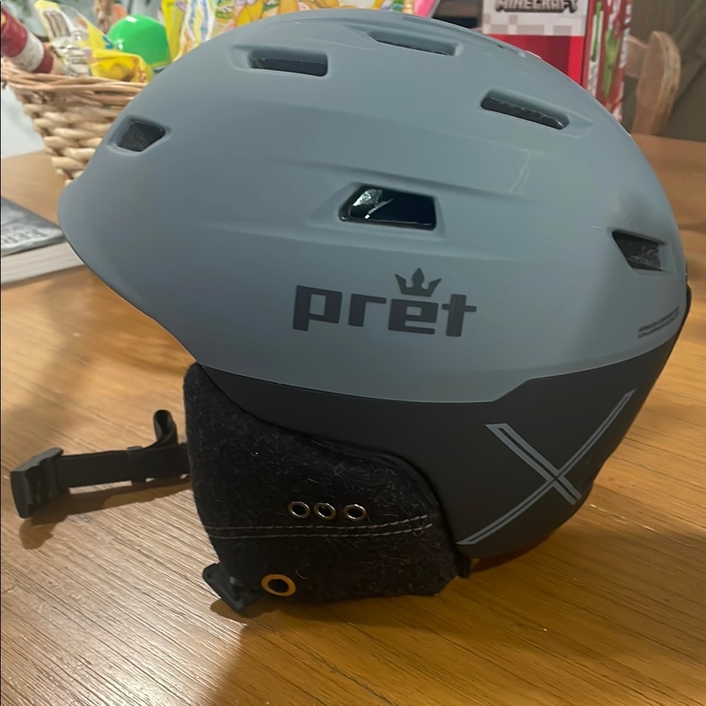 Pret Gray Ski Helmet with MIPS - Refuge Model Size S